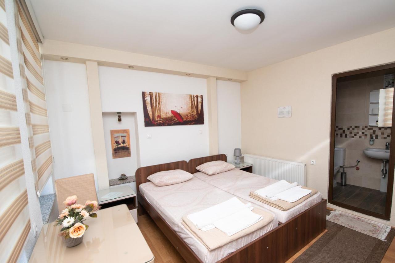Stone Bridge Apartments 비톨라 외부 사진
