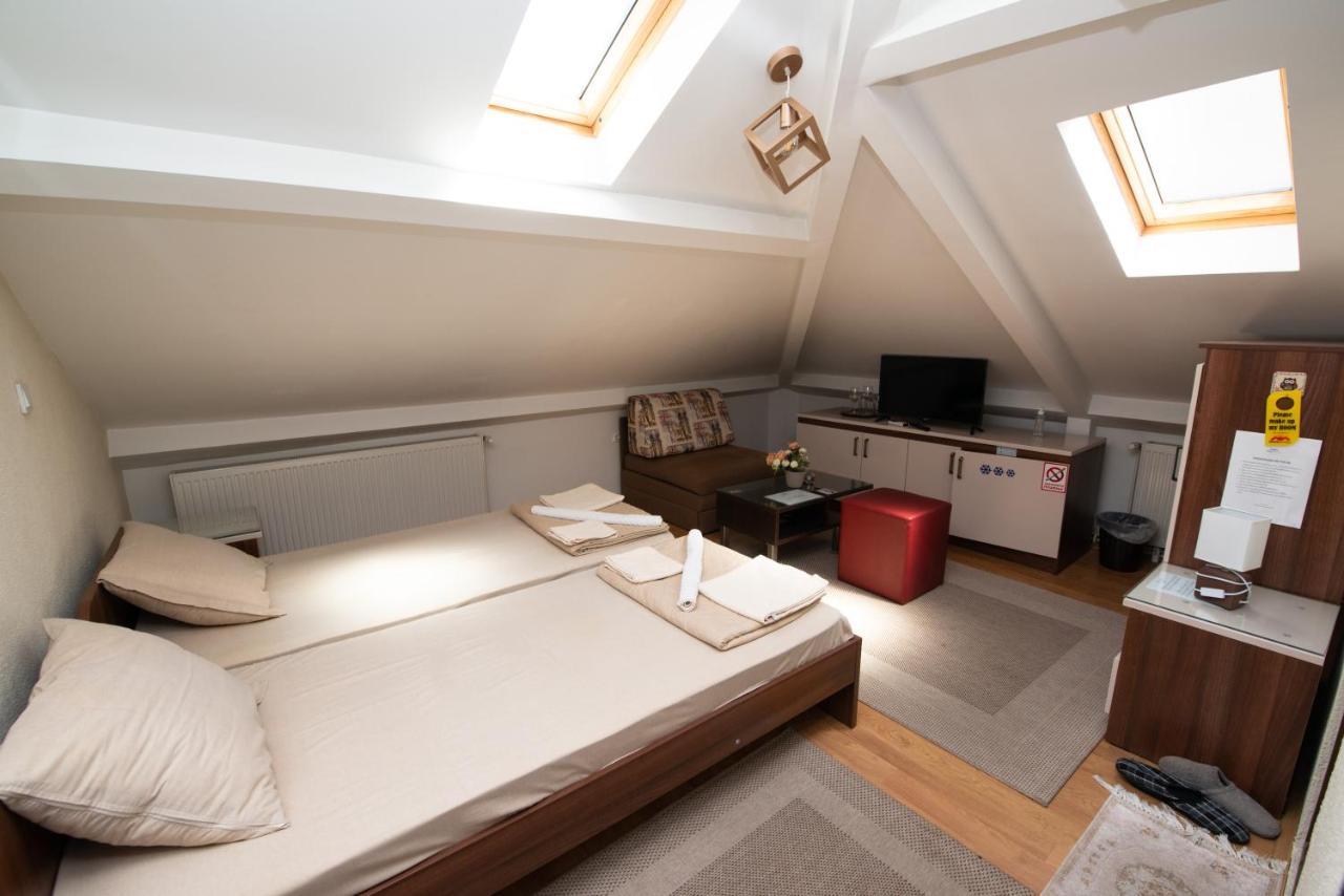 Stone Bridge Apartments 비톨라 외부 사진