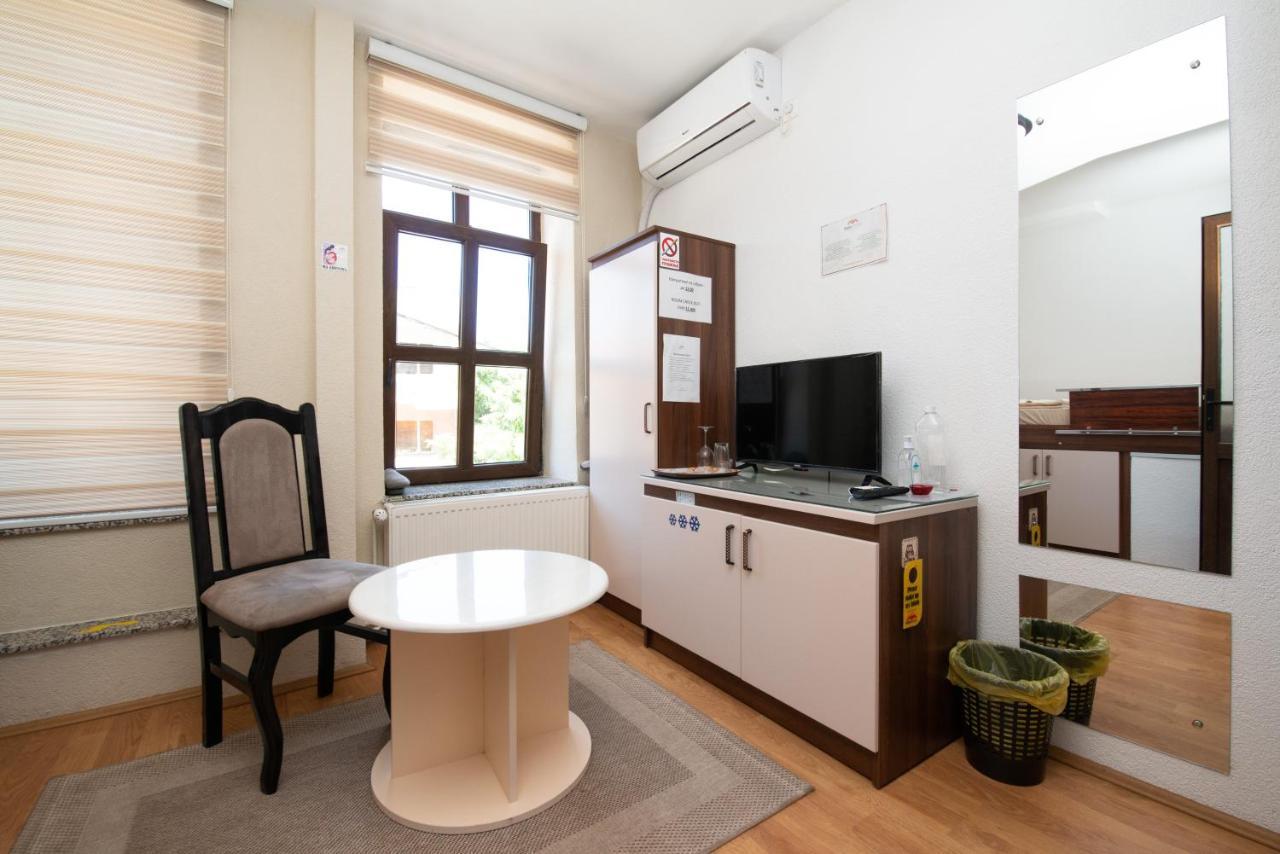 Stone Bridge Apartments 비톨라 외부 사진